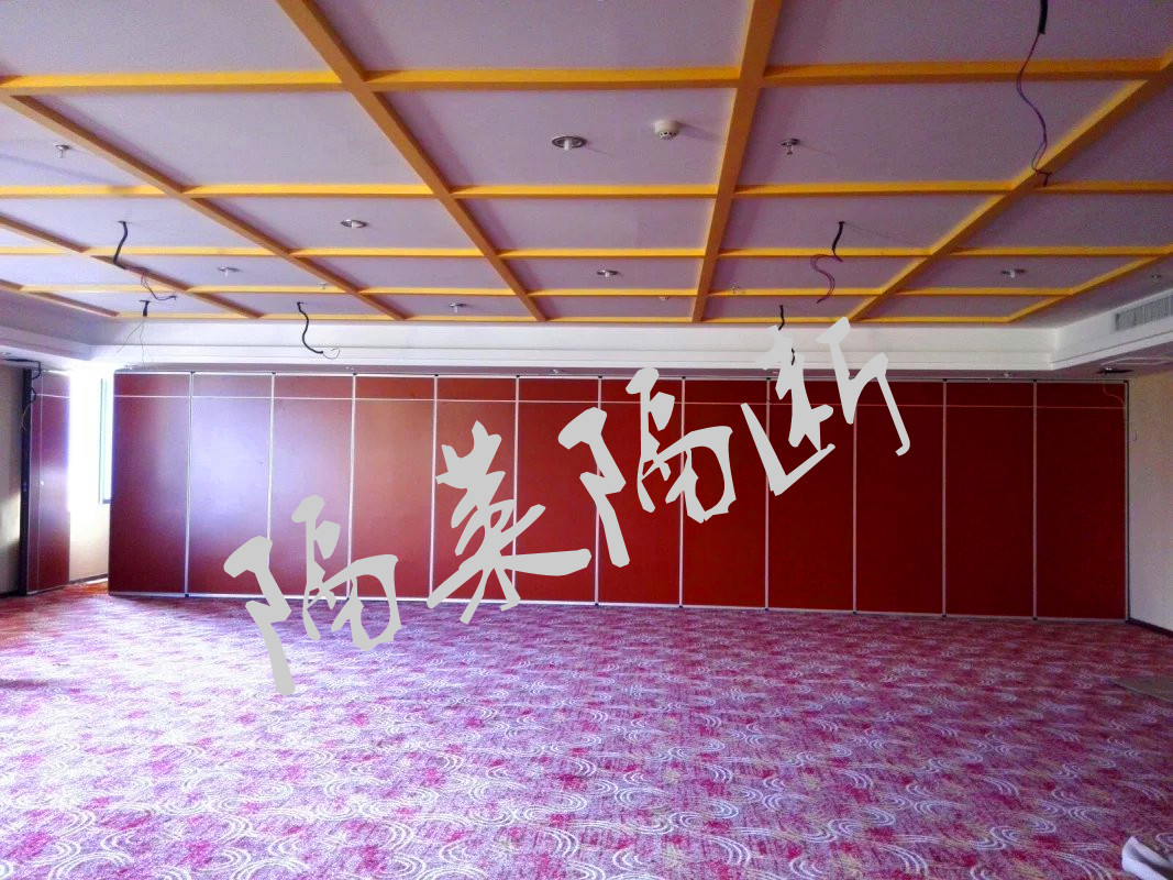 福州 酒店活动隔断悬吊式折叠门吊轨式屏风硬包饰面厂家直销