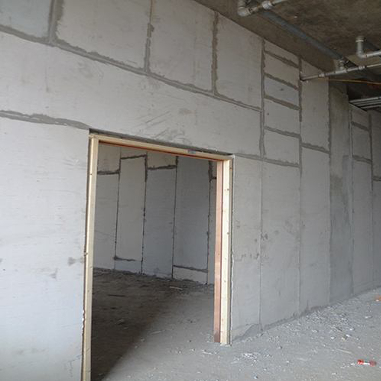 亿实筑业定制生产硅酸钙聚苯颗粒轻质复合隔墙板、办公室隔断