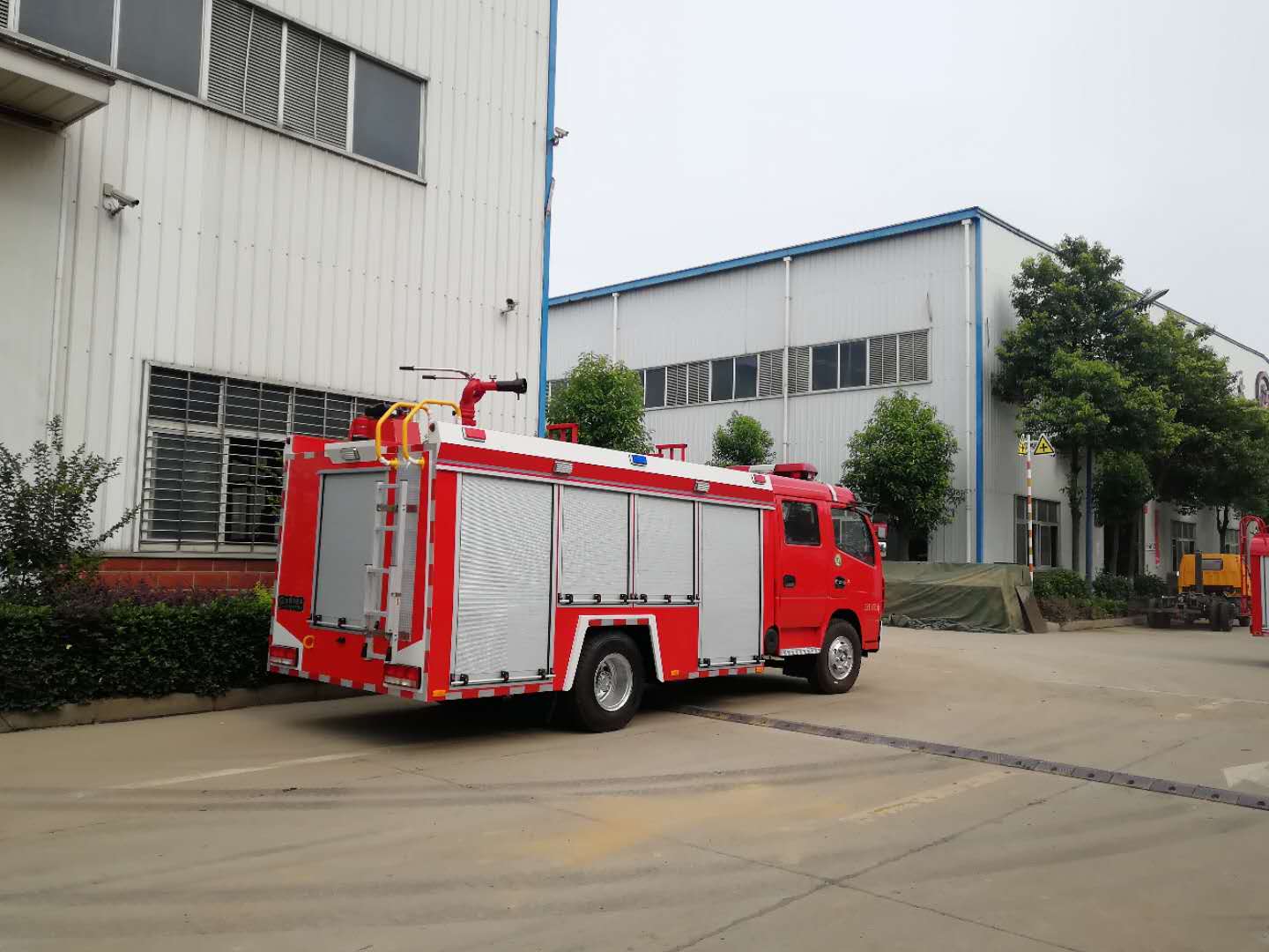 东风1.5吨水罐消防车湖北江南消防车生产企业