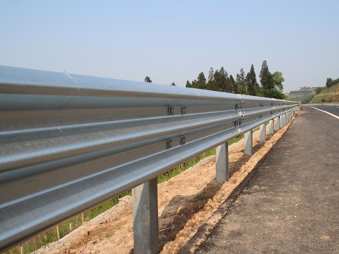 安徽波形护栏,高速公路护栏板,公路防撞护栏_合肥创世金属制品