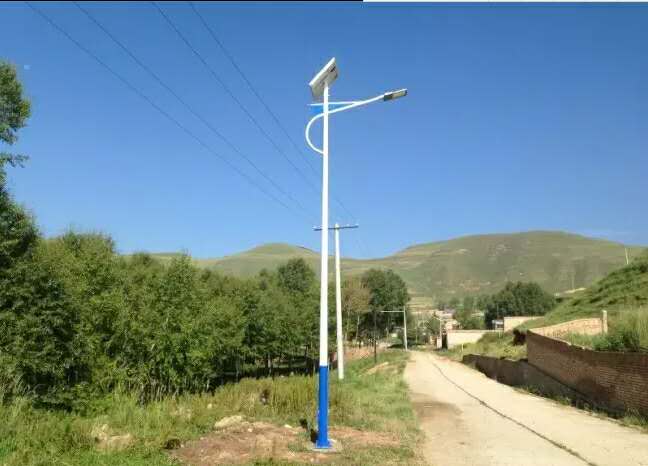 新疆哈密太阳能路灯怎么样，一套价格