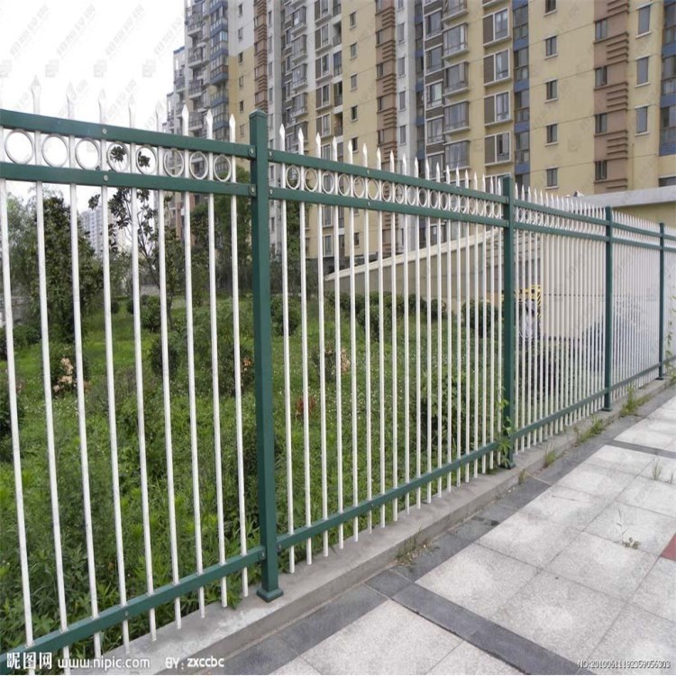 深圳锌钢护栏 阳台铁艺护栏 镀锌护栏 方管护栏 新型组装护栏