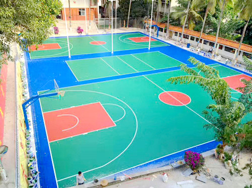 天津西青硬地丙烯酸篮球场划线单位绿红搭配很帅气