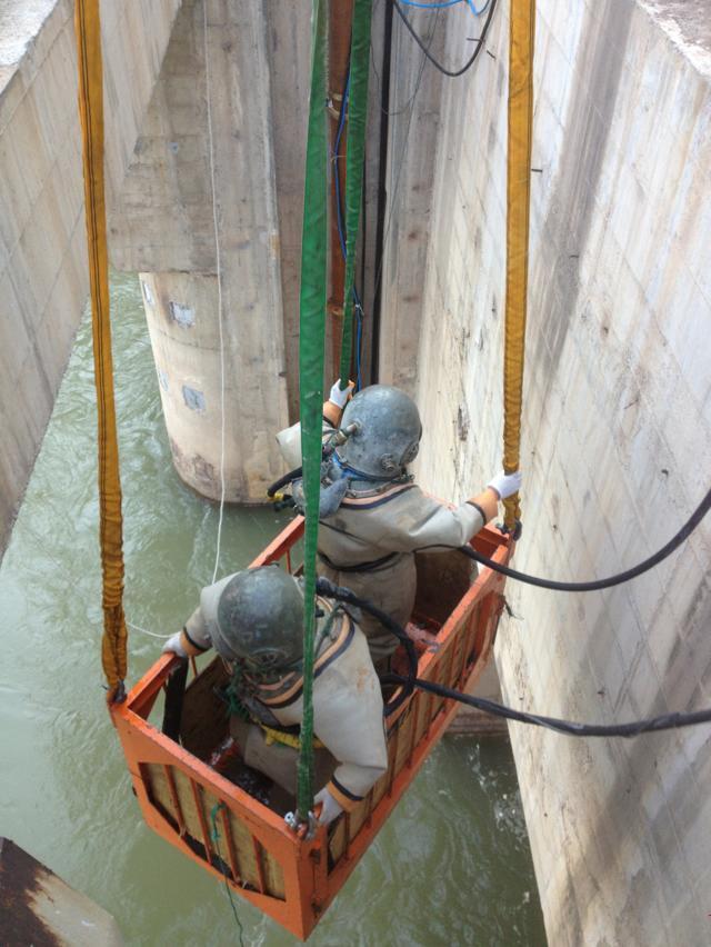 迪庆州水下管道安装工程