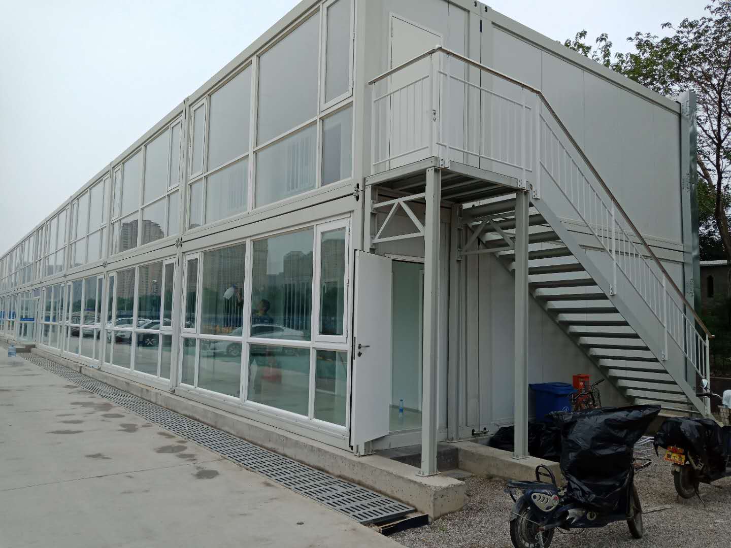 内蒙古抗风彩钢房赤峰焊接式活动房
