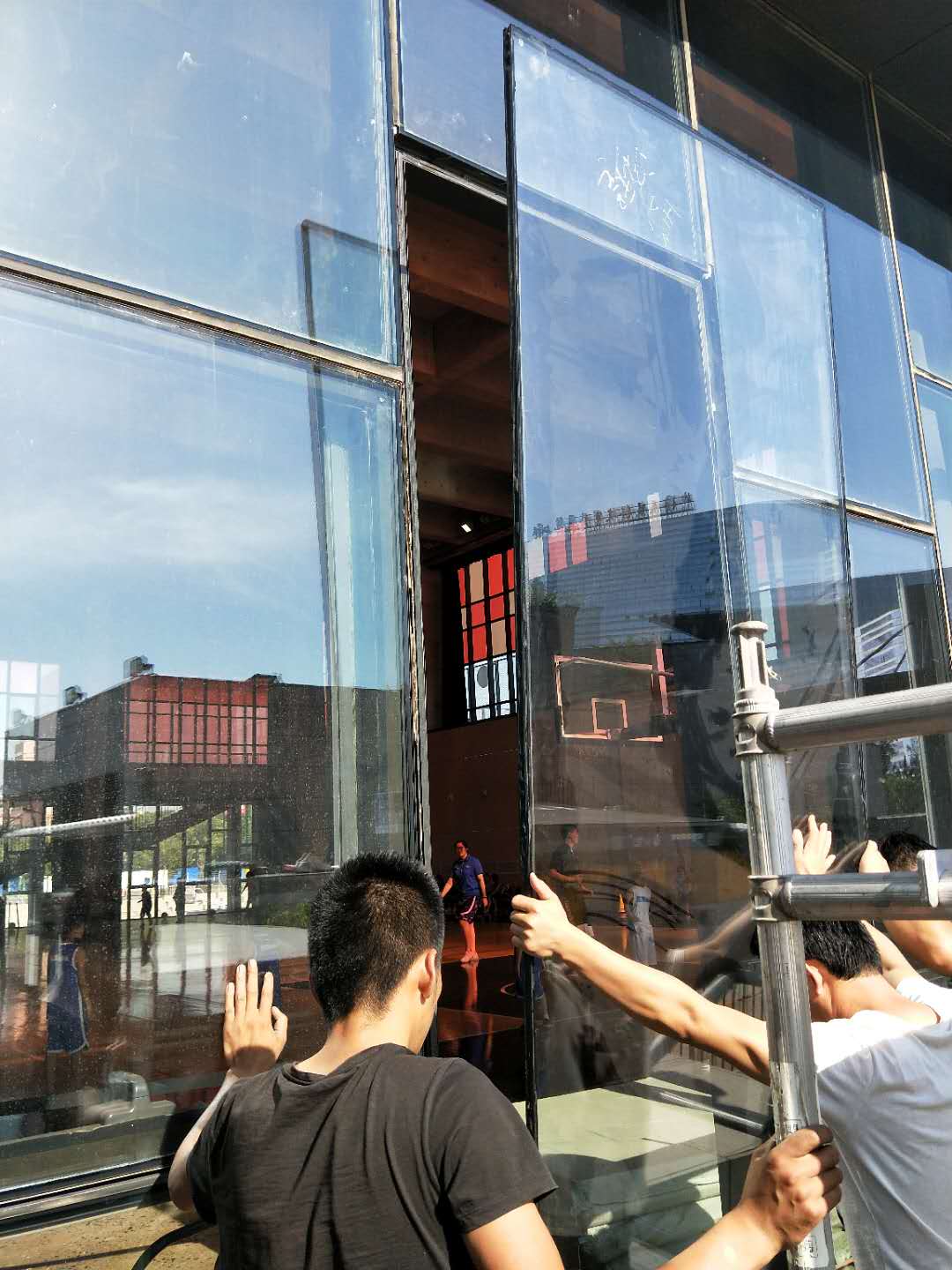 北京德胜门安装维修玻璃隔断，更换幕墙玻璃，安装舞蹈镜