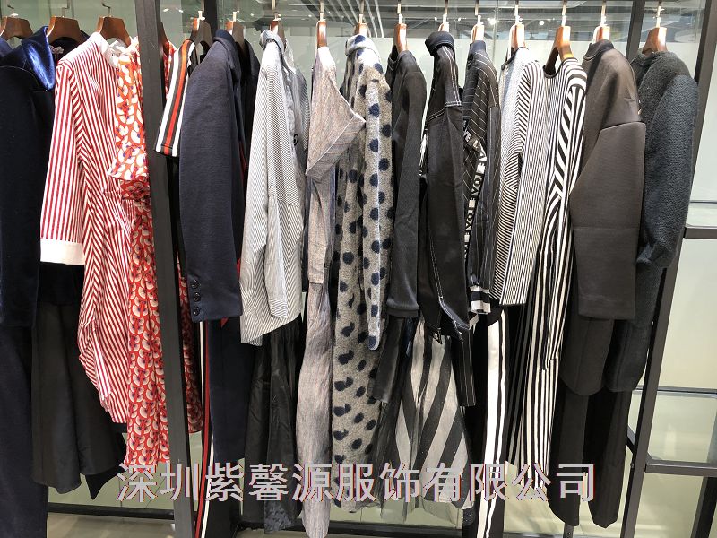 上海品牌时尚折扣女装现货货源批发