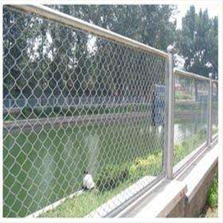 公路防眩网钢板网护栏菱形孔框架护栏不锈钢菱形钢板网防鼠网