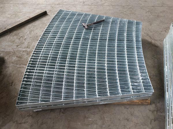 沟盖钢格板_镀锌防滑钢格板_平台钢格板出厂价