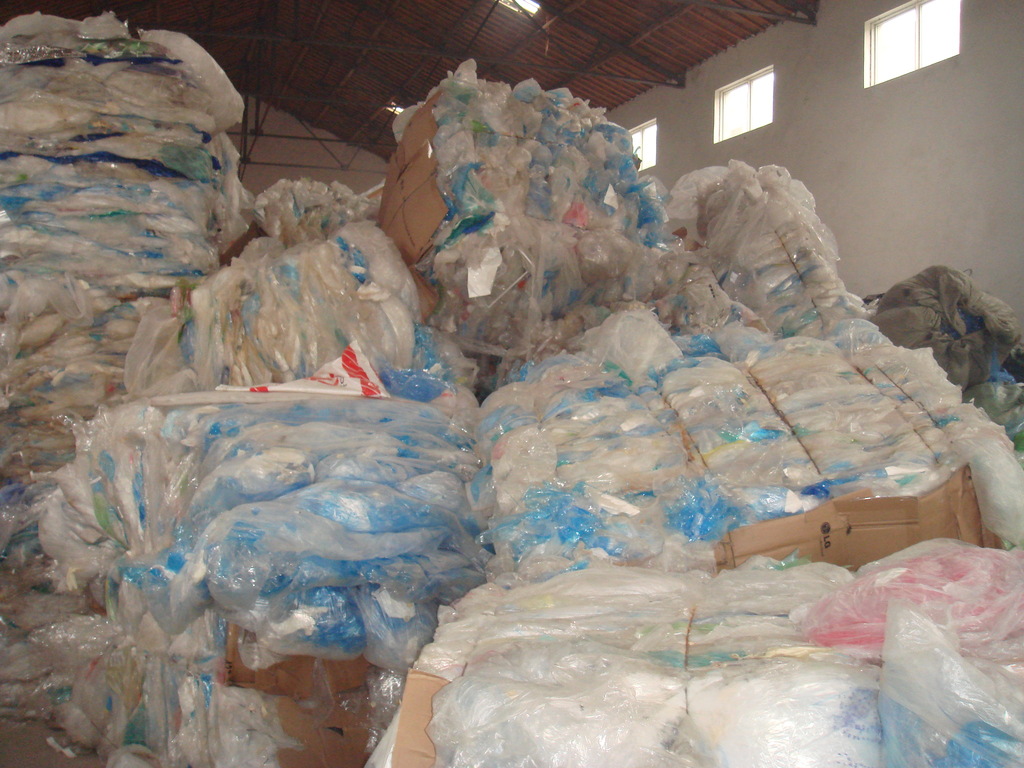 广州塑料颗粒回收，中山回收pet废塑料，肇庆收PP塑料