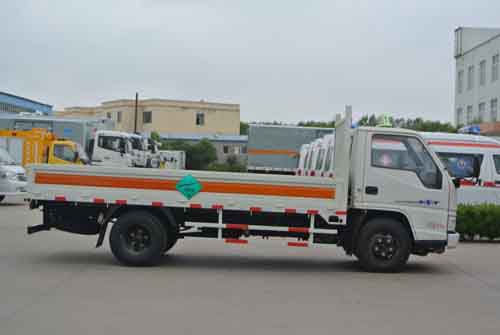 果洛藏族自治州易燃气体厢式运输车有哪些配置选项