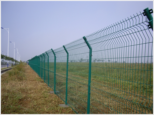 厂家生产定做销售 南昌河道隔离网 宜春光伏电站护栏 包塑绿色铁丝网