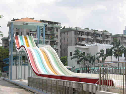 大型水上游乐设施彩虹波浪竞赛滑梯