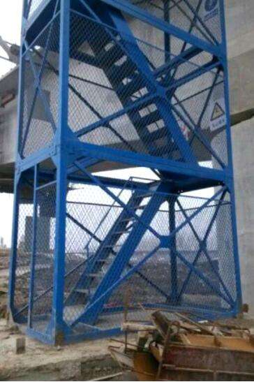 通达厂家供应全国建筑工地安全爬梯梯笼 使用放心 安全可靠
