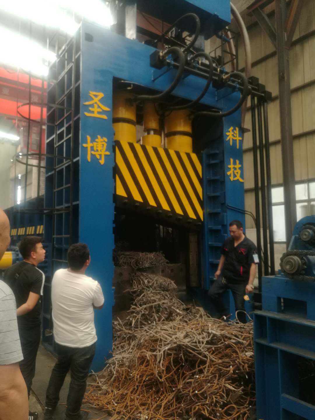 华宏老河口制造液压龙门剪厂家Q91-500吨