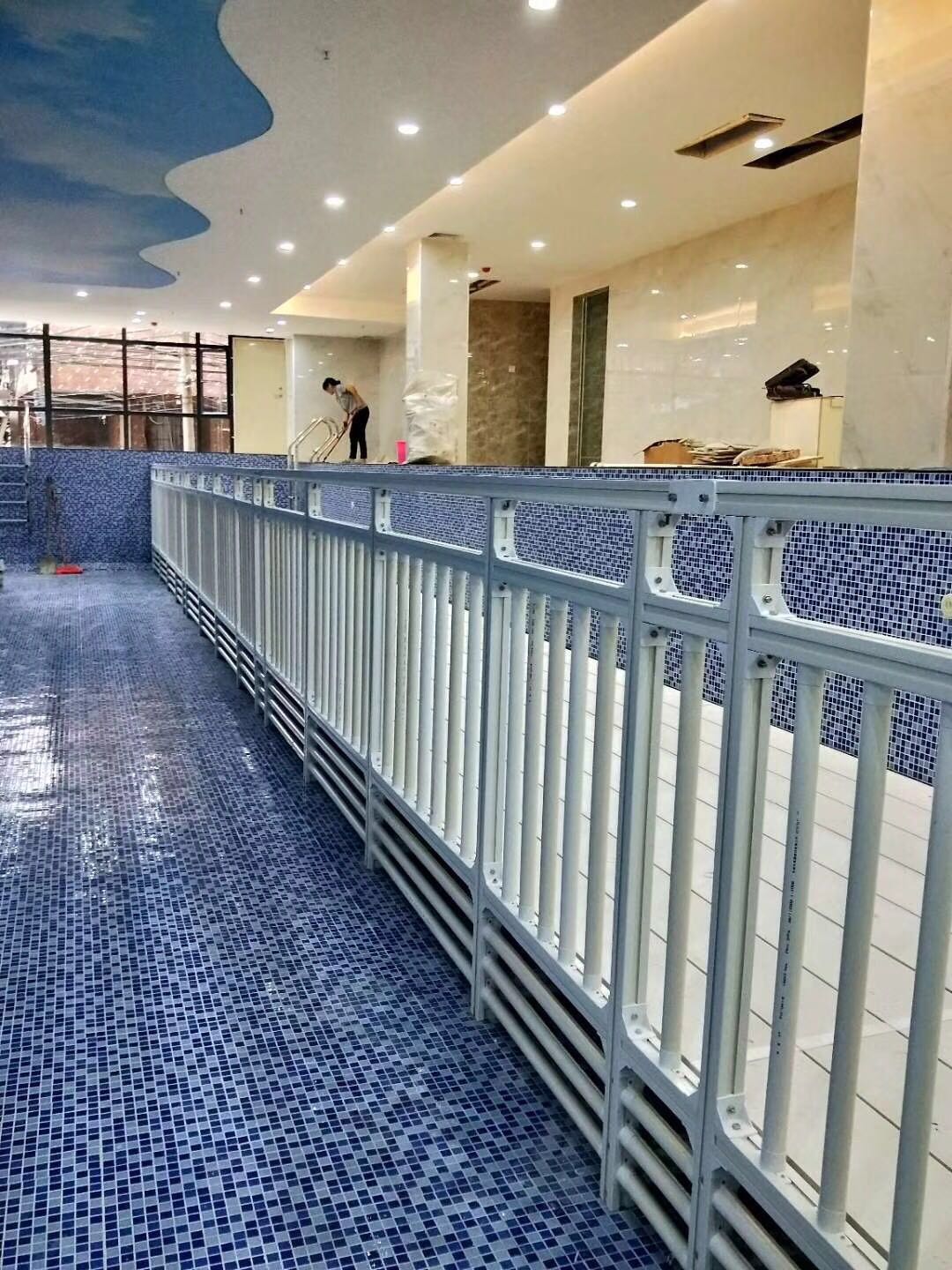 云南省弥勒市游泳垫层、垫高、泳池沉箱、泳池增高垫、泳池塑料板