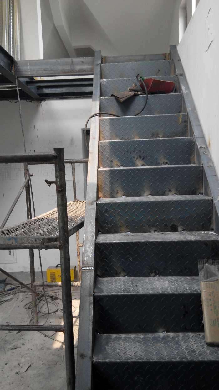 北京专业钢结构楼梯制作/室内楼梯制作