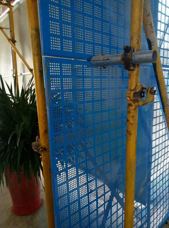 河北专业厂家生产冲孔镀锌板爬架网 钢板网爬架网