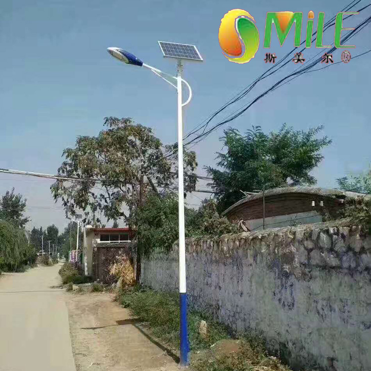 厂家免费提供资质配合投标：贵州新农村5米6米7米锂电LED太阳能路灯