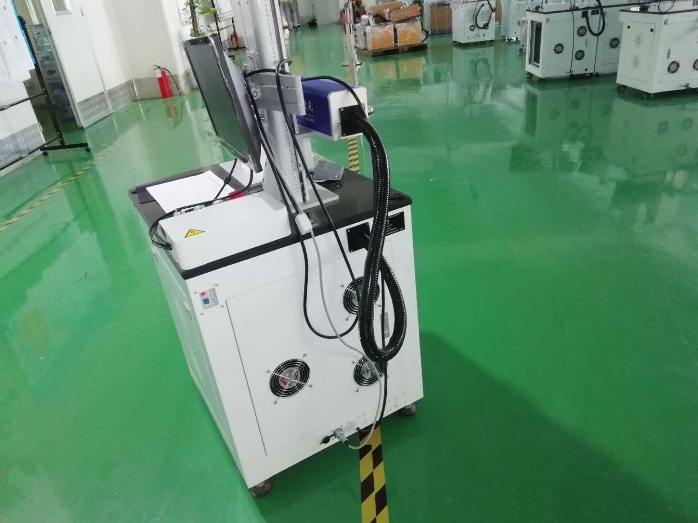 深圳九成新30W二手光纤激光打标机杰普特激光器镭雕低价机转让