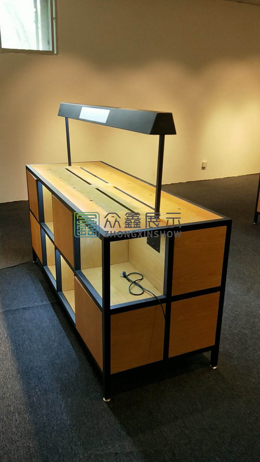 众鑫中岛体验桌 制作新款体验台 潮品系列展示柜