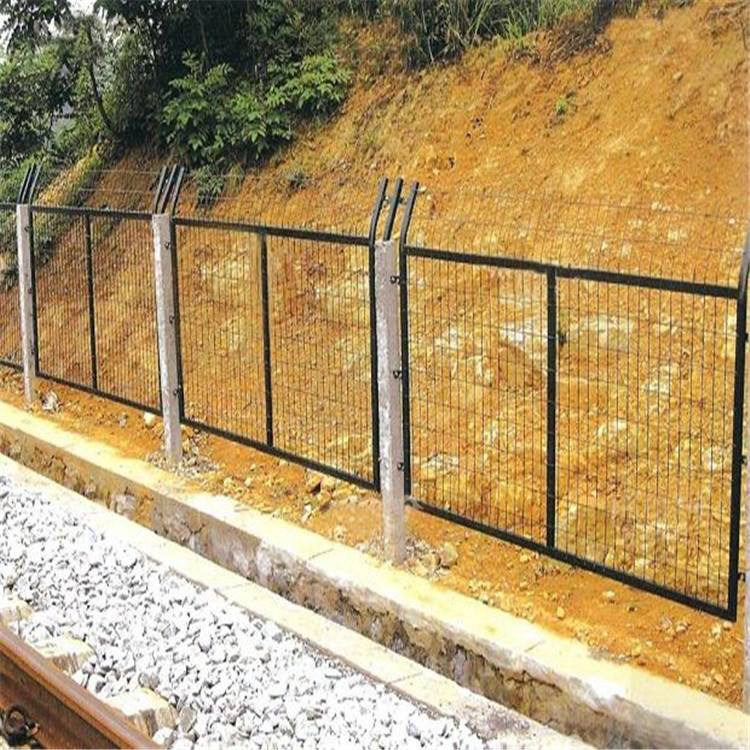 铁路**护网_铁路护栏进口价格_安平金属网片防护栅栏生产厂家