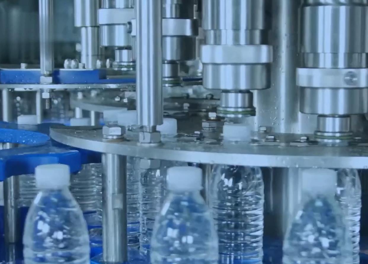 全自動礦泉水生產線 純凈水瓶裝三合一灌裝機