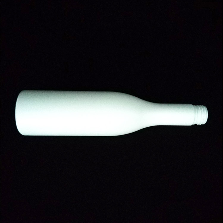 广州花都厂家自销pe材质白色黑色750ml塑料酒瓶带瓶盖可模具定制