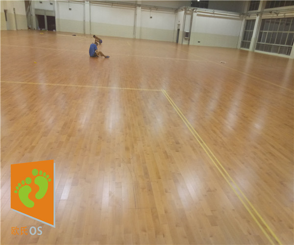 专业体育篮球木地板价格一平米