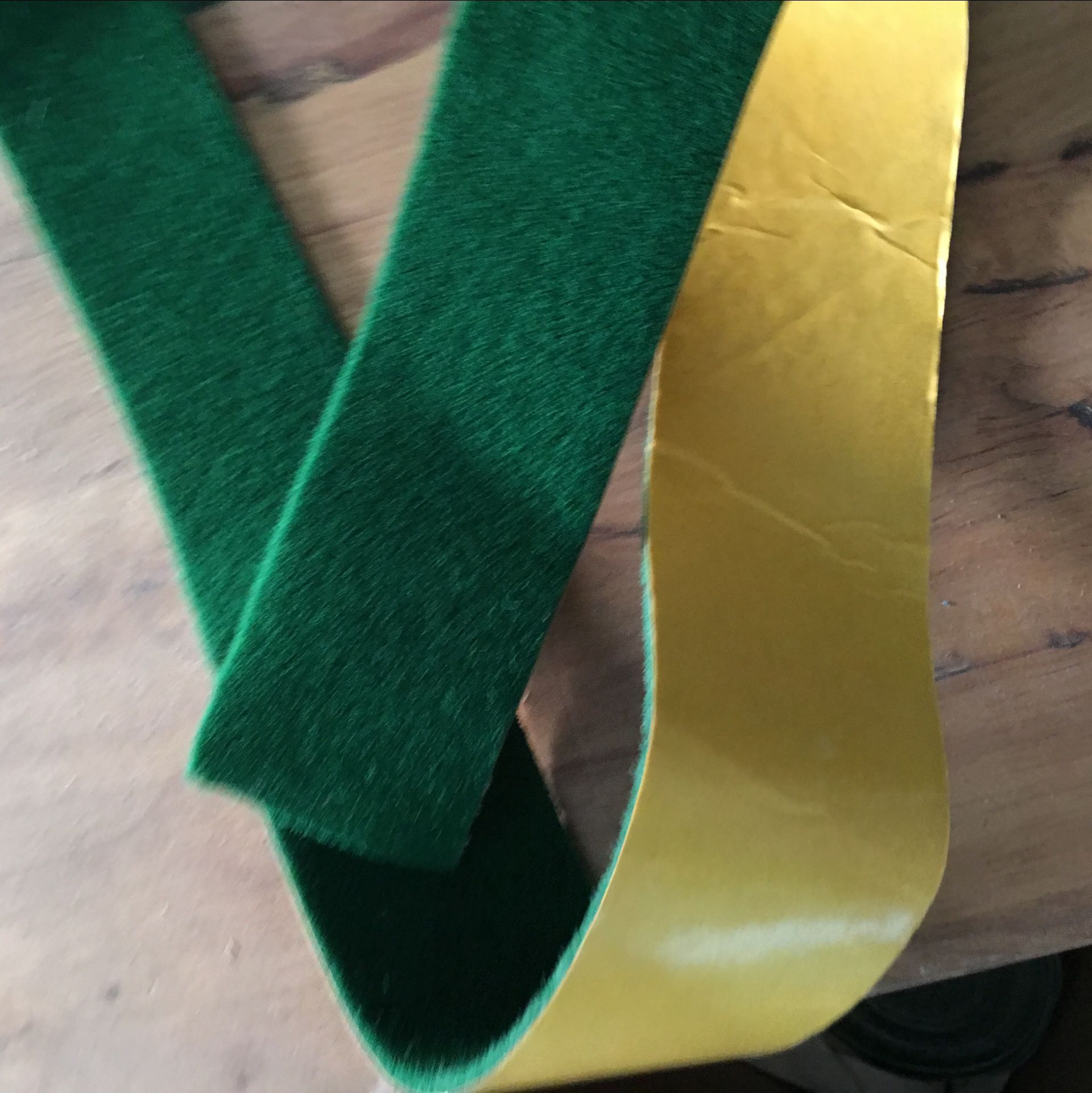 背胶绿绒布包辊带