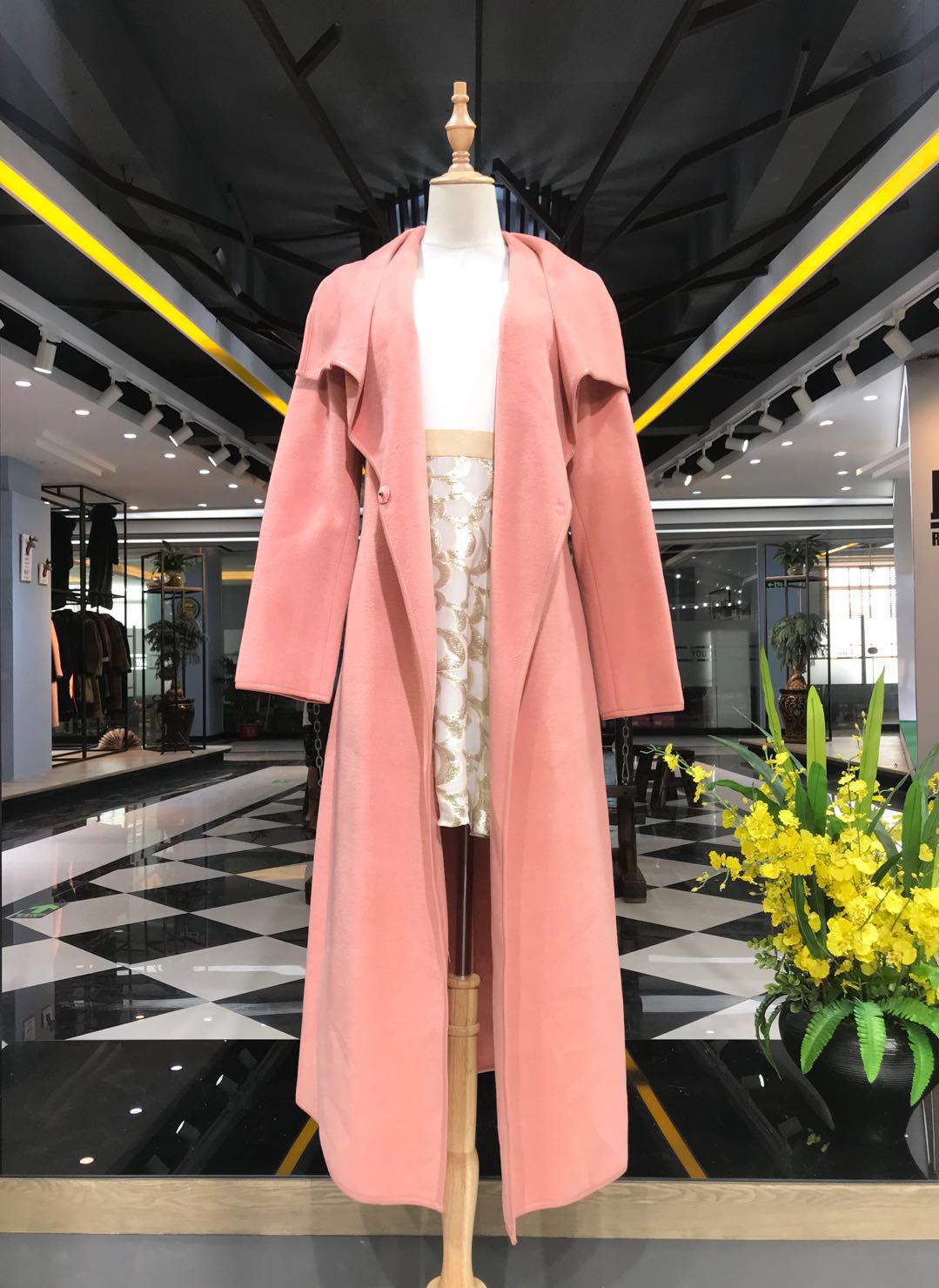 中国香港时尚品牌帕拉达冬装女装折扣走份批发女装店货源