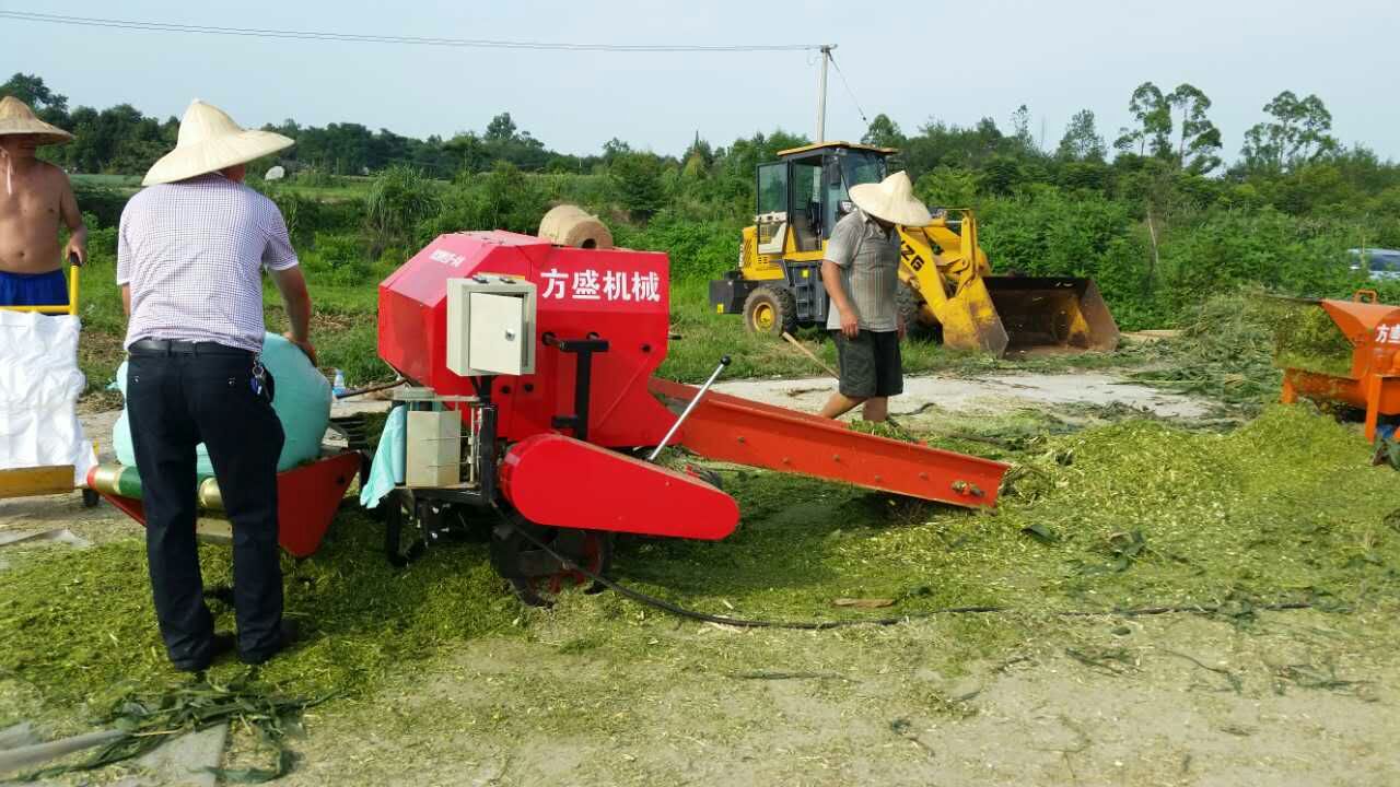 内蒙古牧草麦秆青贮饲料打捆包膜一体机 大型全自动液压打捆机