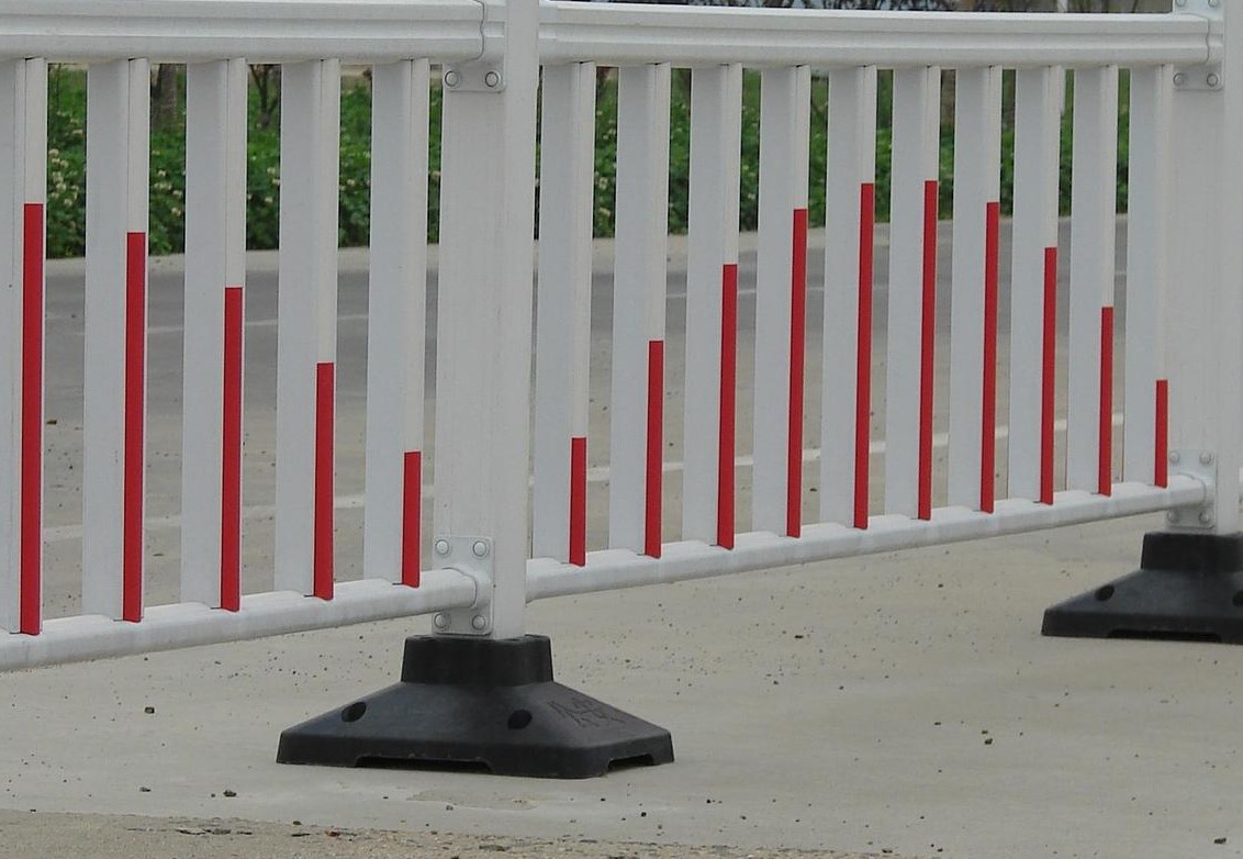 大连中山区PVC护栏安装栏杆围栏；大连甘井子区PVC护栏设计栏杆围栏；大连PVC护栏施工栏杆围栏；
