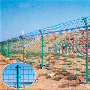双边丝护栏丨南宁公路框架围栏丨广西工地桃型护栏
