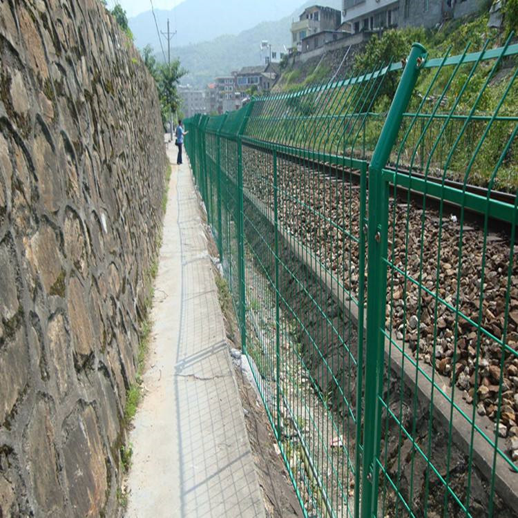 铁路防护栅栏施工安全，防护栅栏需要注意的安全事项