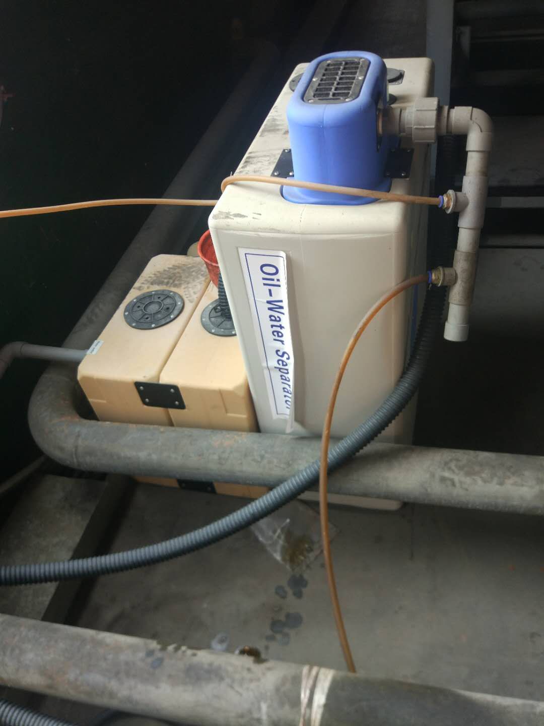 空压机冷凝液处理器,空气压缩机油水分离器