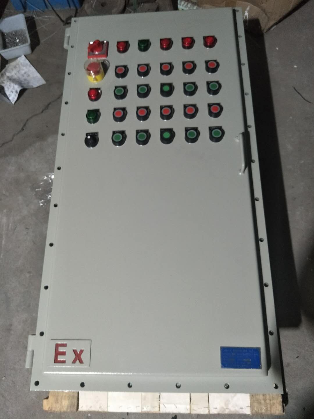 供应山东滨州配电箱BXM51-T开关控制柜防爆控制柜碳钢材质控制箱