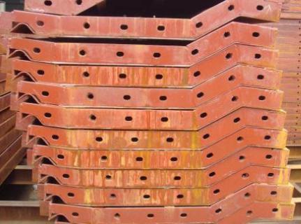 供青海果洛钢模板和大通护栏模板特点