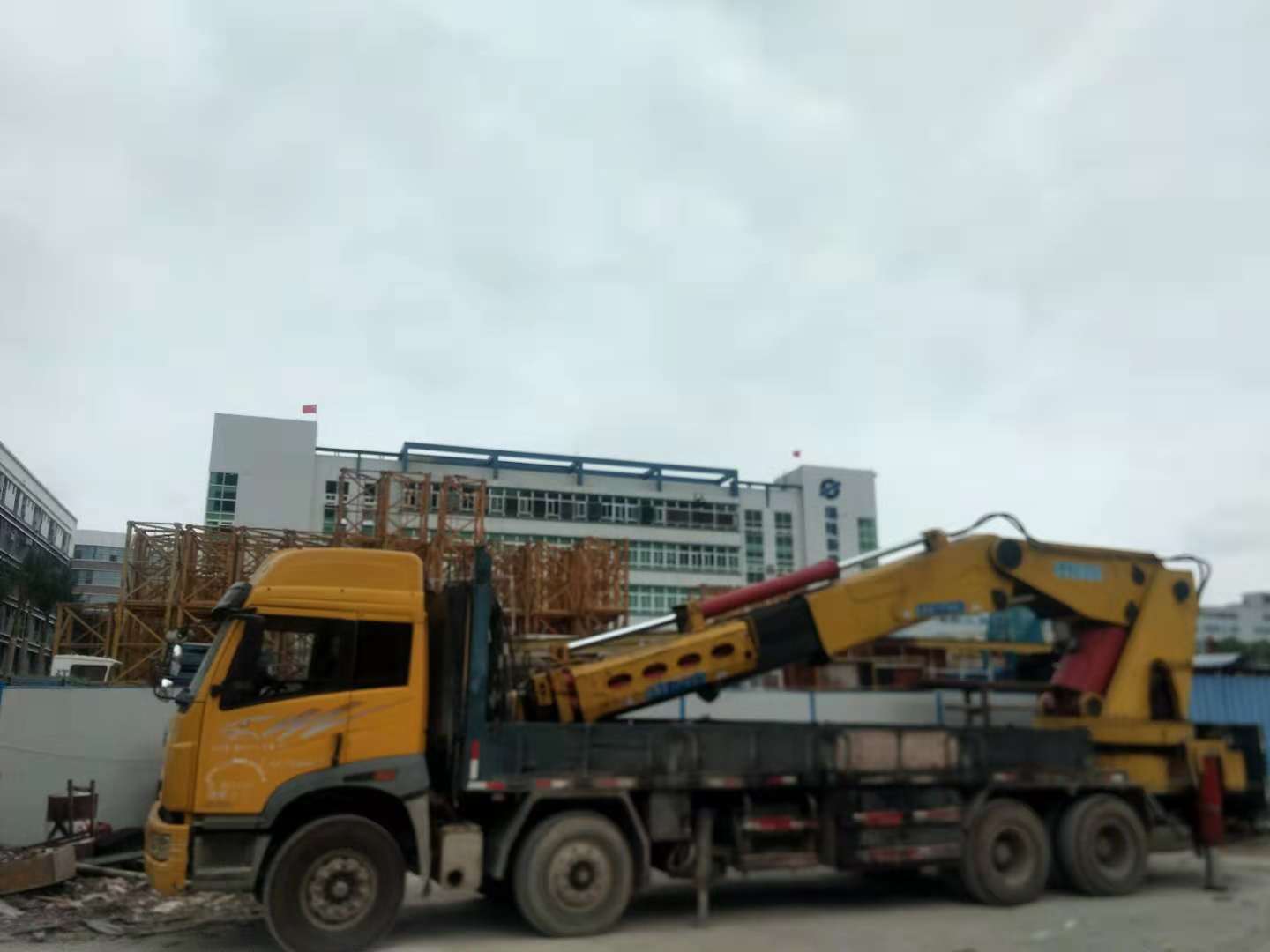 深圳工业园区设备卸车吊装