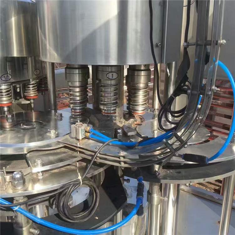 长期回收二手化工厂设备反应釜/离心机/压滤机/储存罐设备