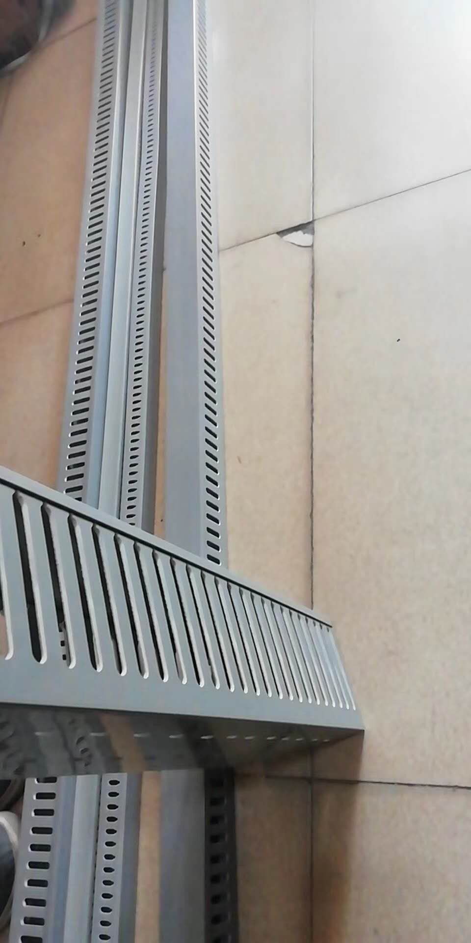 阳泉铝合金线槽阳泉铝合金面板线槽阳泉PVC冲孔线槽走线槽