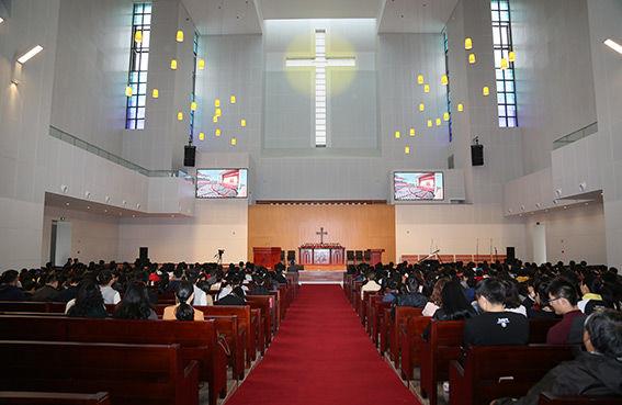 锦州教会教堂长椅子