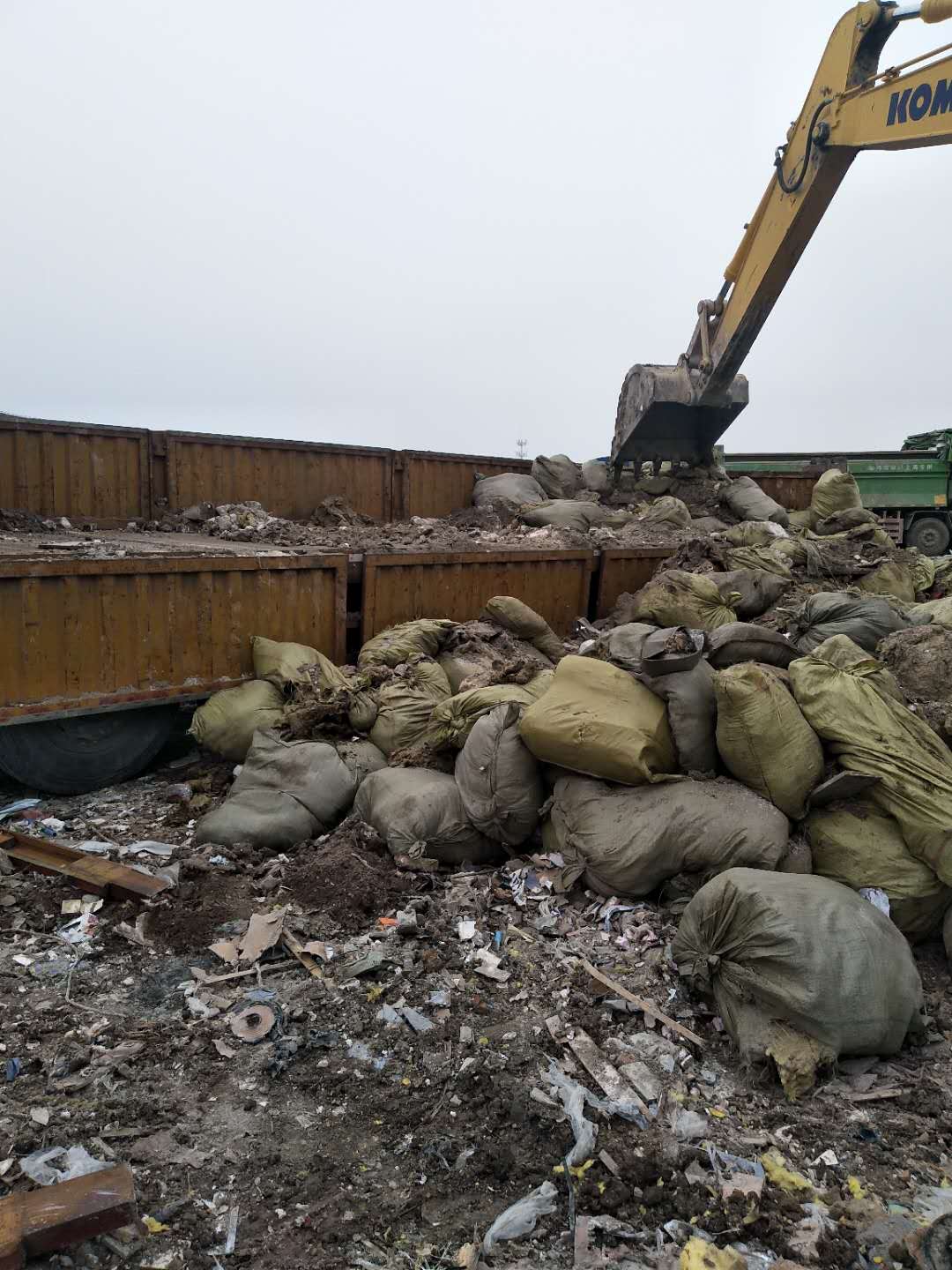 浦东金桥的工业污泥处理公司，浦东承包工业固废垃圾处理
