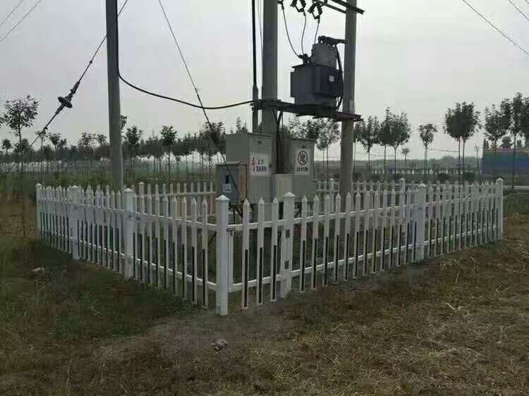 塑钢护栏PVC围栏电箱围栏防护栏草坪护栏厂区栅栏庭院围栏