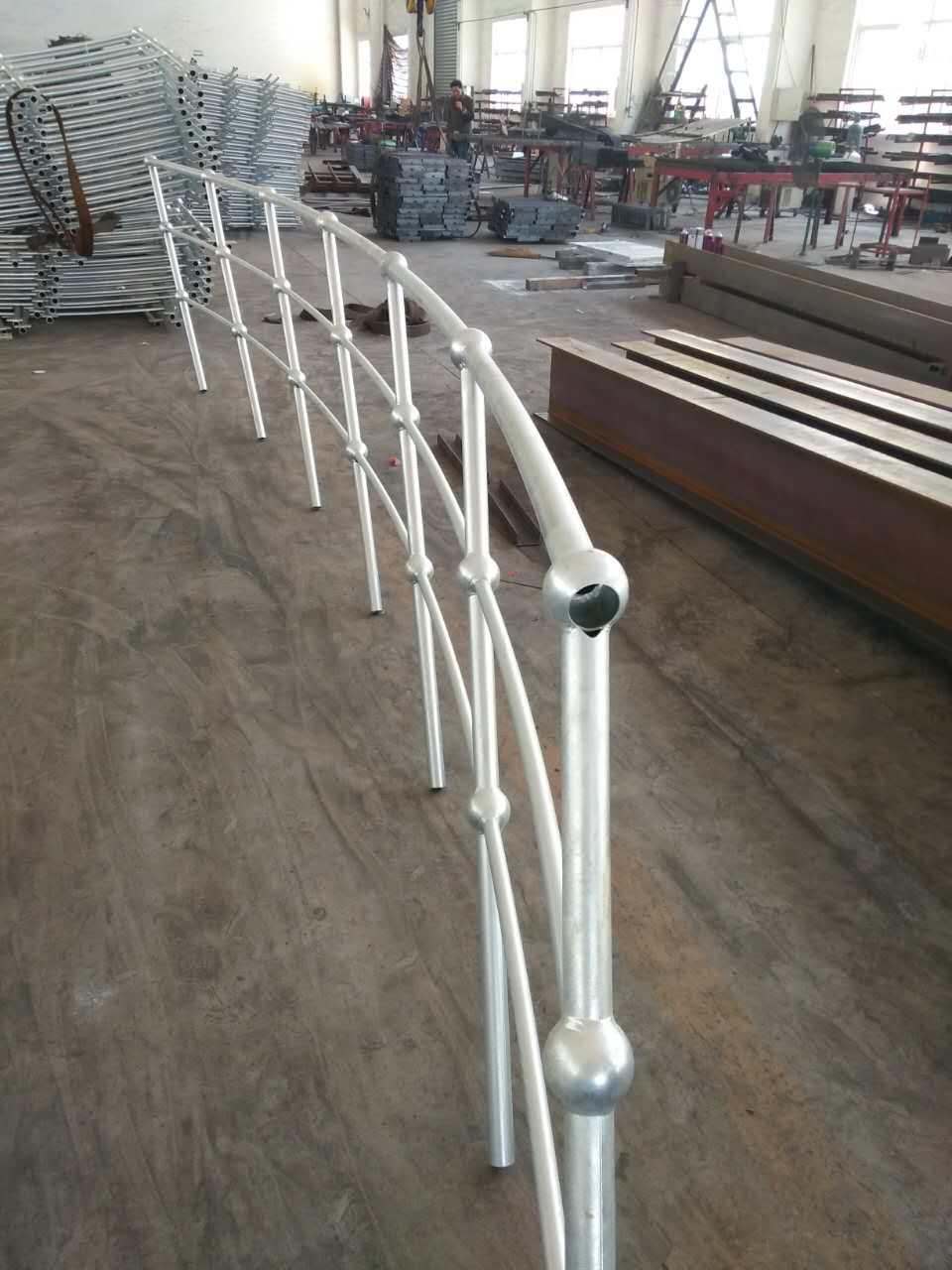 杭州栏杆立柱型号 无锡昌鸿钢格板有限公司