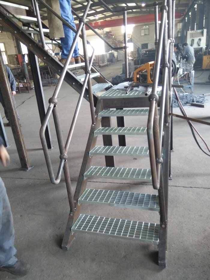 衡阳钢格栅踏步板生产厂家 无锡昌鸿钢格板有限公司