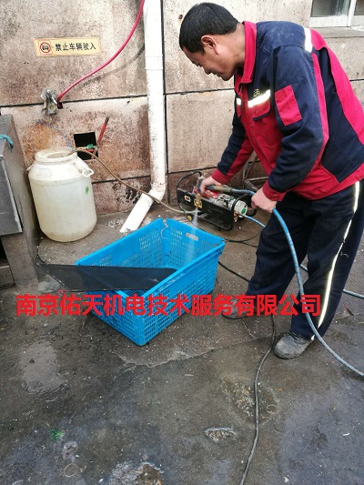 南京中央空调内机保养滤网清洗