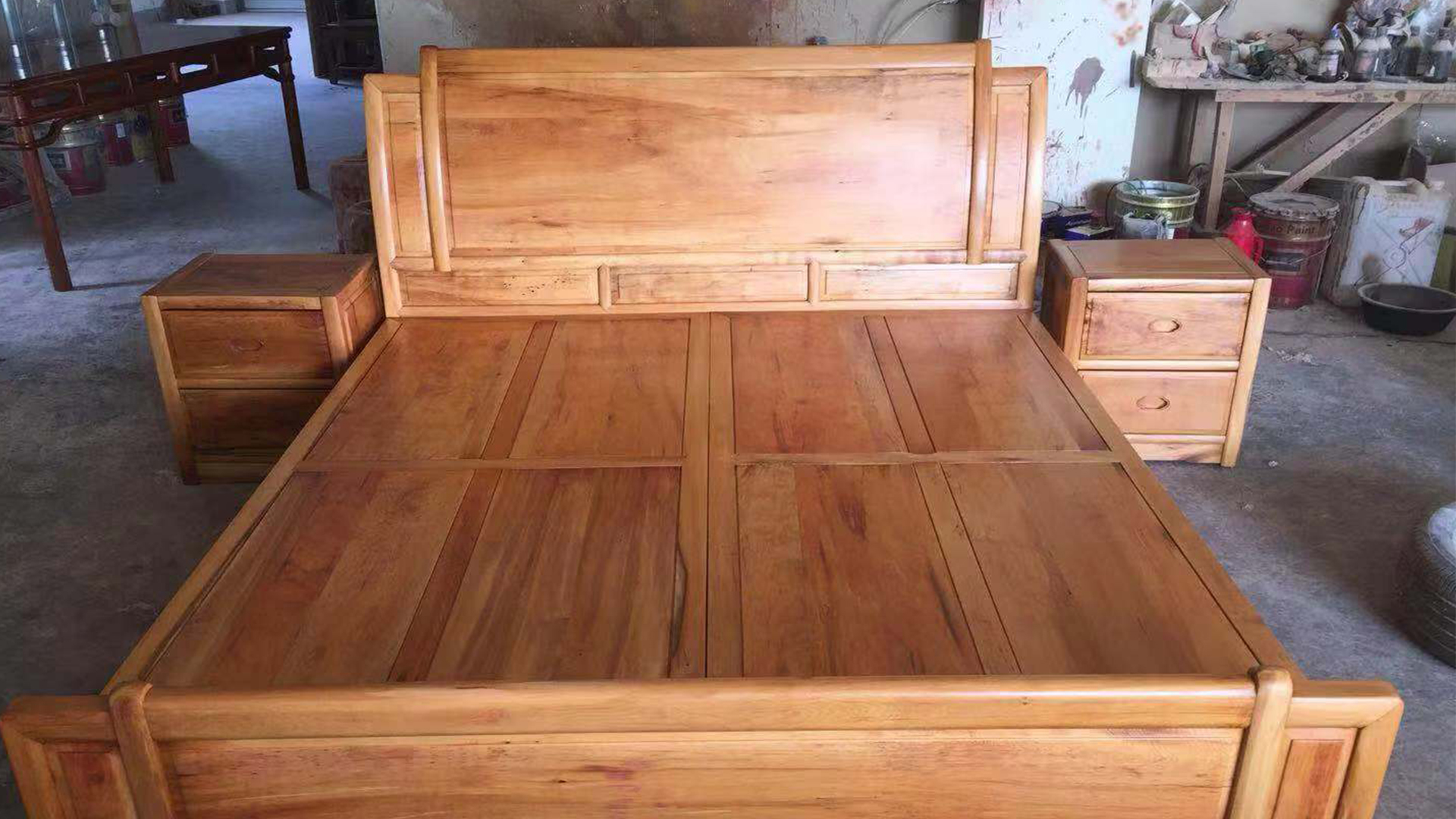 现代家具-实木床