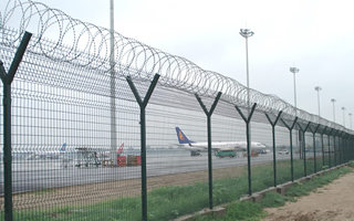 长期销售优质机场护栏网/机场隔离栅 Y型安全防护网