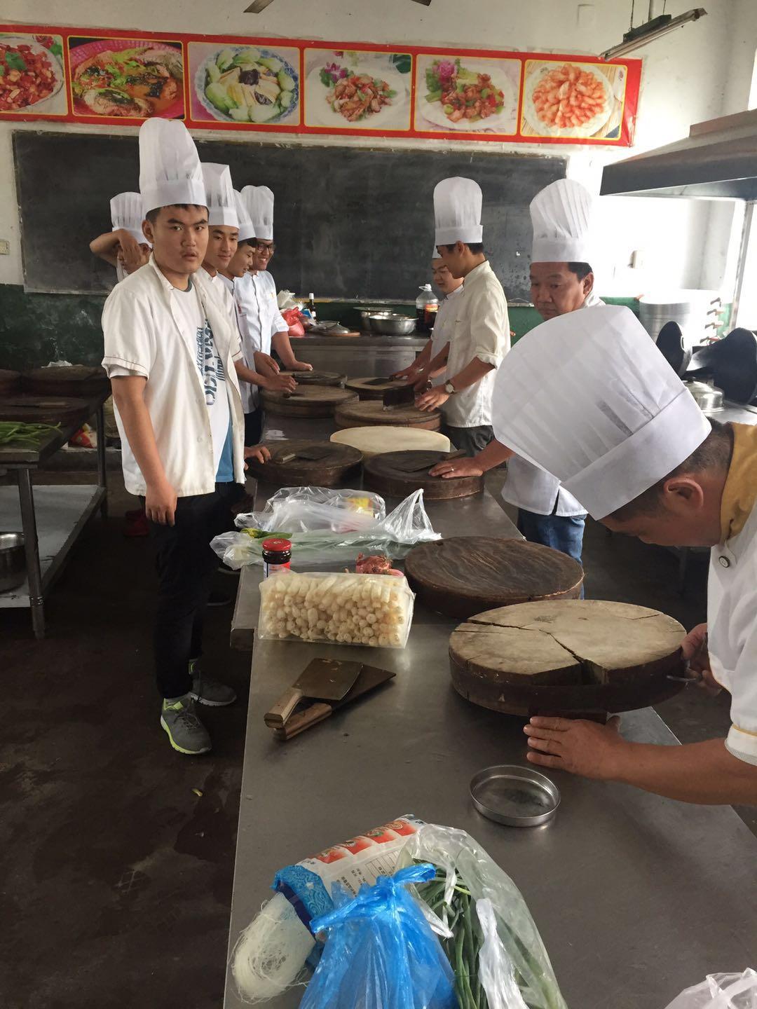 南乐厨师培训 1V1指导教学模式多样化